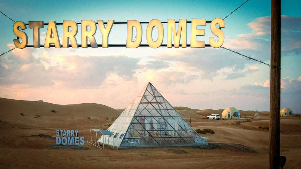 Certificato, attestato, insegna o altro documento esposto da Starry Domes Desert Camp