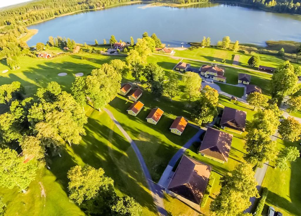 Ett flygfoto av Wiredaholm Golf & Konferens