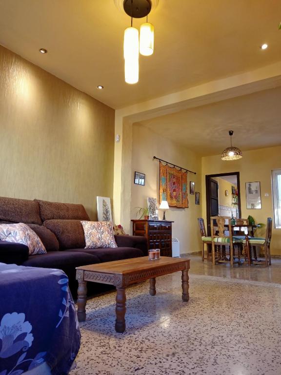 Część wypoczynkowa w obiekcie La nana de Lorca coqueta casa a 15 min de Granada