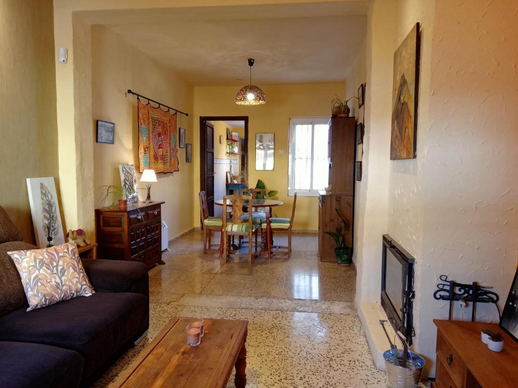 Część wypoczynkowa w obiekcie La nana de Lorca coqueta casa a 15 min de Granada