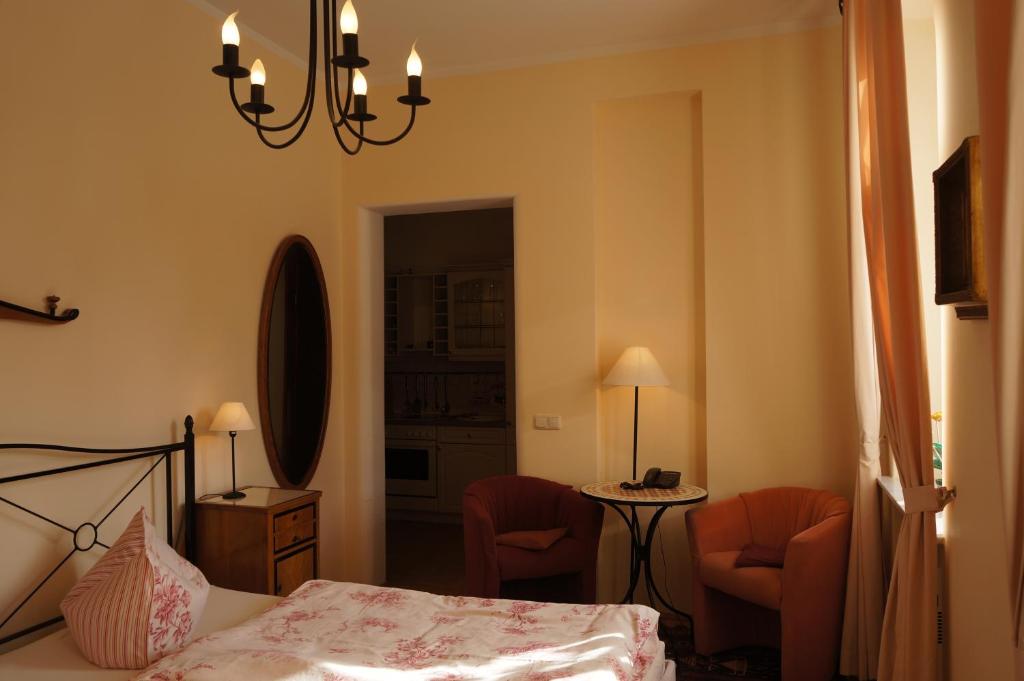 
2-Person Studio Apartment
