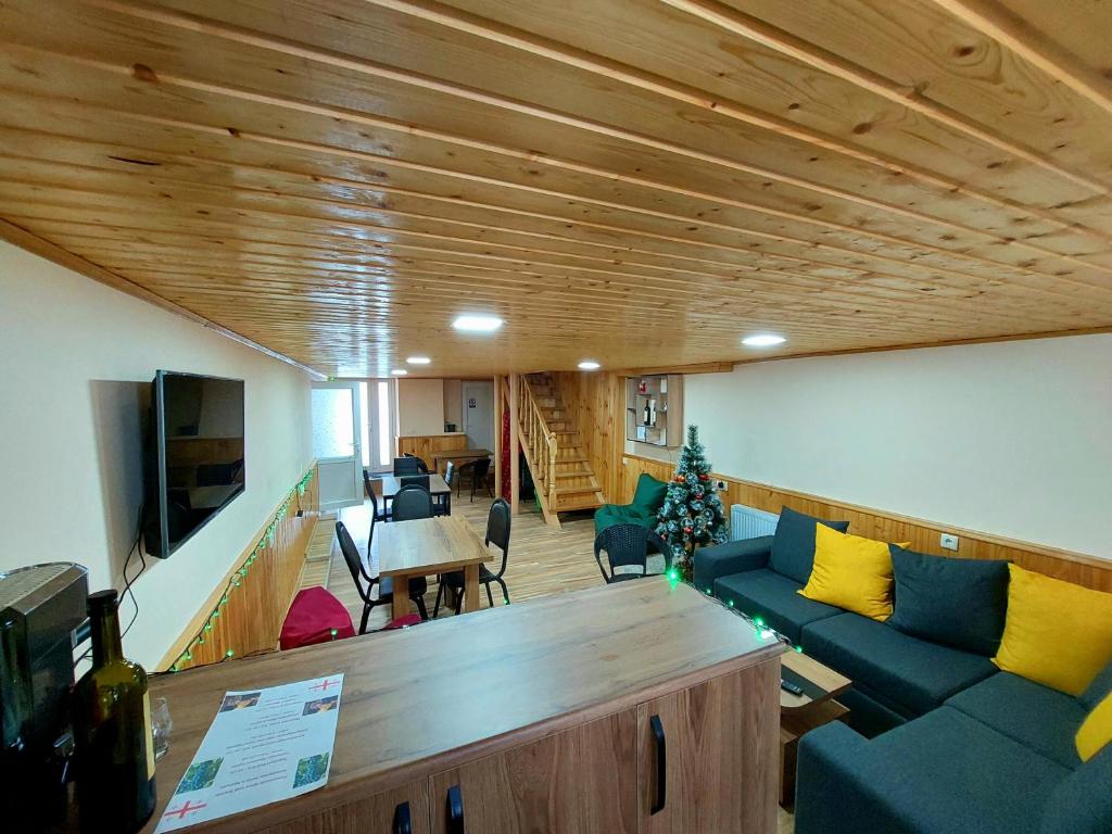 TV a/nebo společenská místnost v ubytování Hotel Garbani