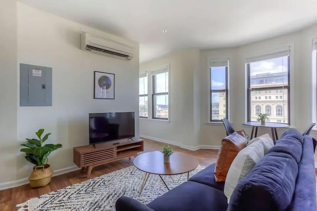 Perfect 1BR In Prime Location & View of Stadiums photo