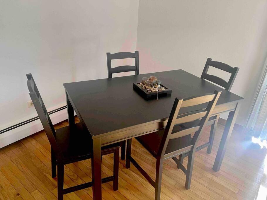 Fotografie z fotogalerie ubytování Lg. 2 br Apt. North of Chicago w/ Free Parking v destinaci Des Plaines