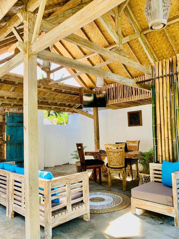 Lombok Seaside Oasis: Tranquil Coastal Retreat Lombok Seaside Oasis: Tranquil Coastal Retreat