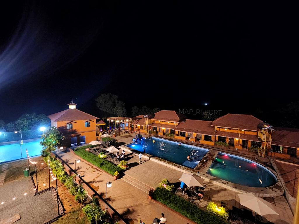 Bazén v ubytování MAP RESORT nebo v jeho okolí