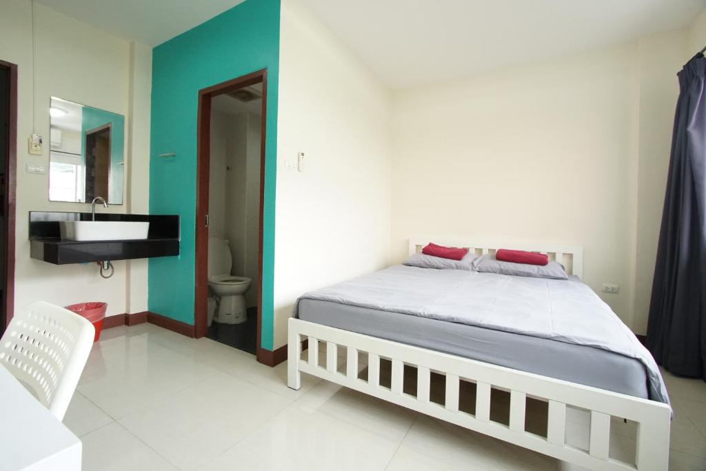 Gallery image of Bedbox Hostel in Patong Beach