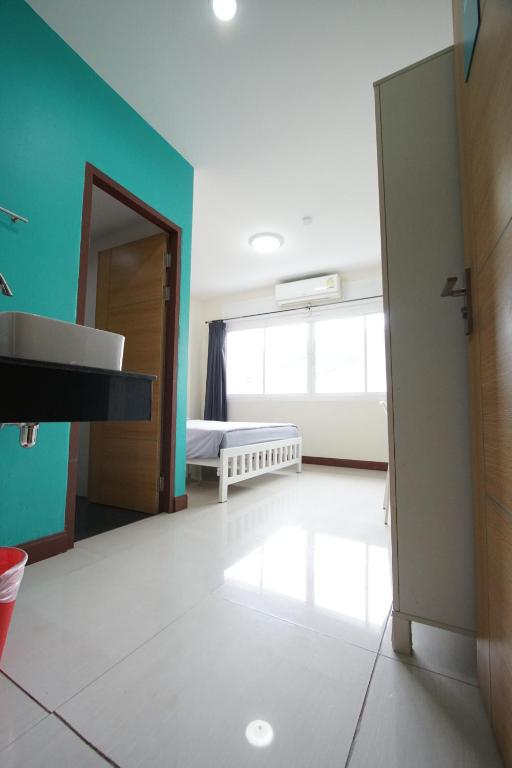 Gallery image of Bedbox Hostel in Patong Beach