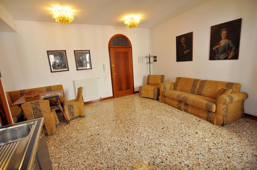 Casa Dei Pittori Venice Apartments - 19