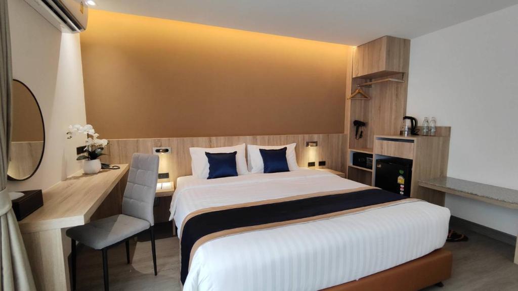 
Superior King Bed with Balcony
