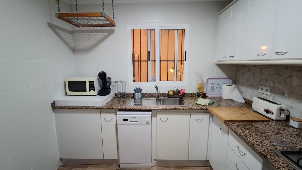 Kuchyň nebo kuchyňský kout v ubytování Villa Ana