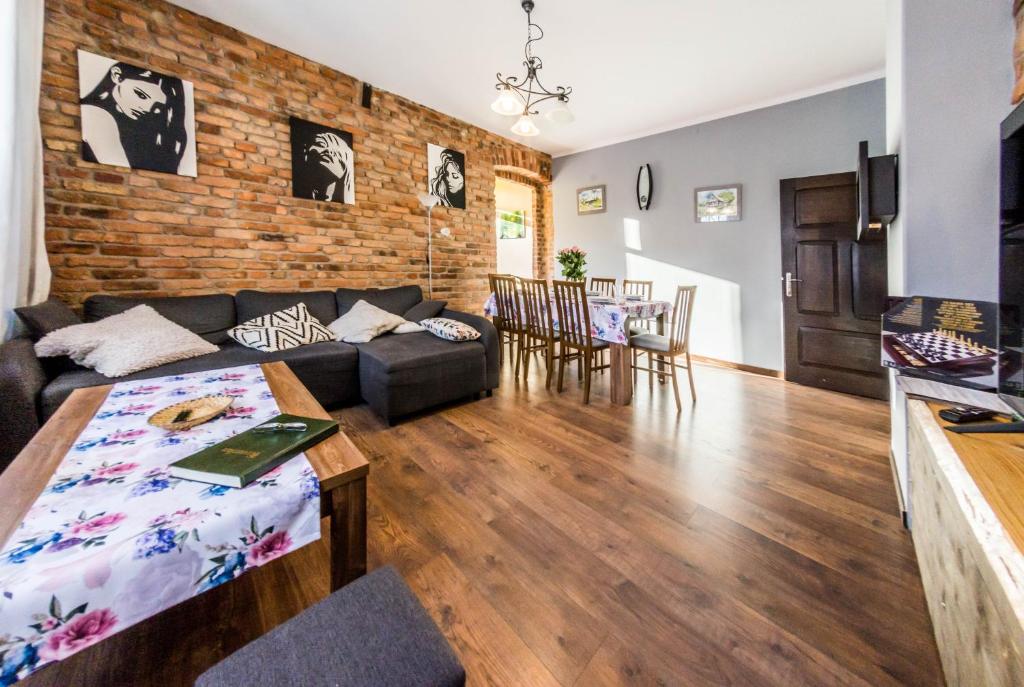Posedenie v ubytovaní Apartamenty Izerskie - ul. Wczasowa 8
