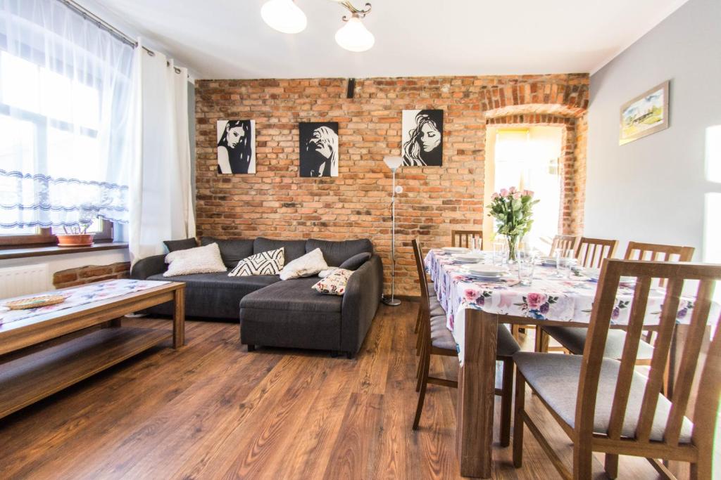 Posedenie v ubytovaní Apartamenty Izerskie - ul. Wczasowa 8