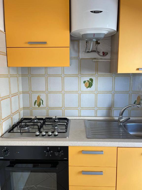 A kitchen or kitchenette at Mareverde