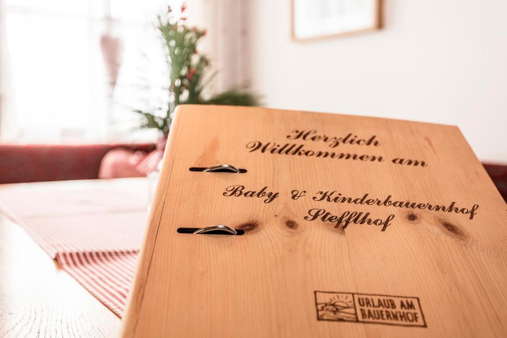 Certifikát, ocenenie alebo iný dokument vystavený v ubytovaní Ferienwohnung am Baby & Kinderbauerhof Stefflhof