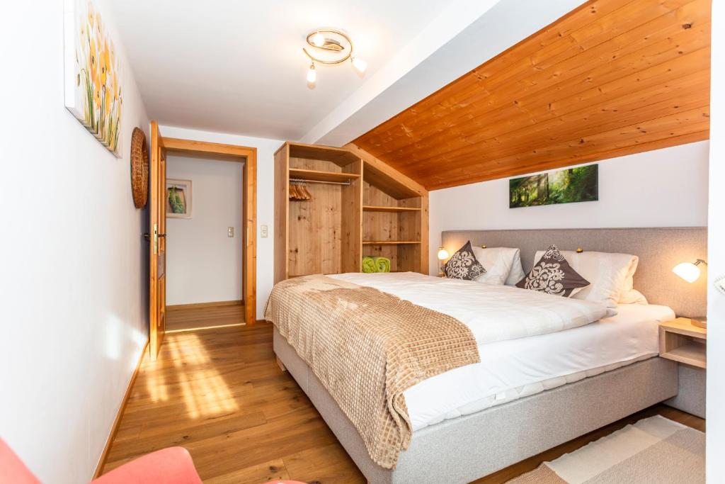 Posteľ alebo postele v izbe v ubytovaní Ferienwohnung am Baby & Kinderbauerhof Stefflhof