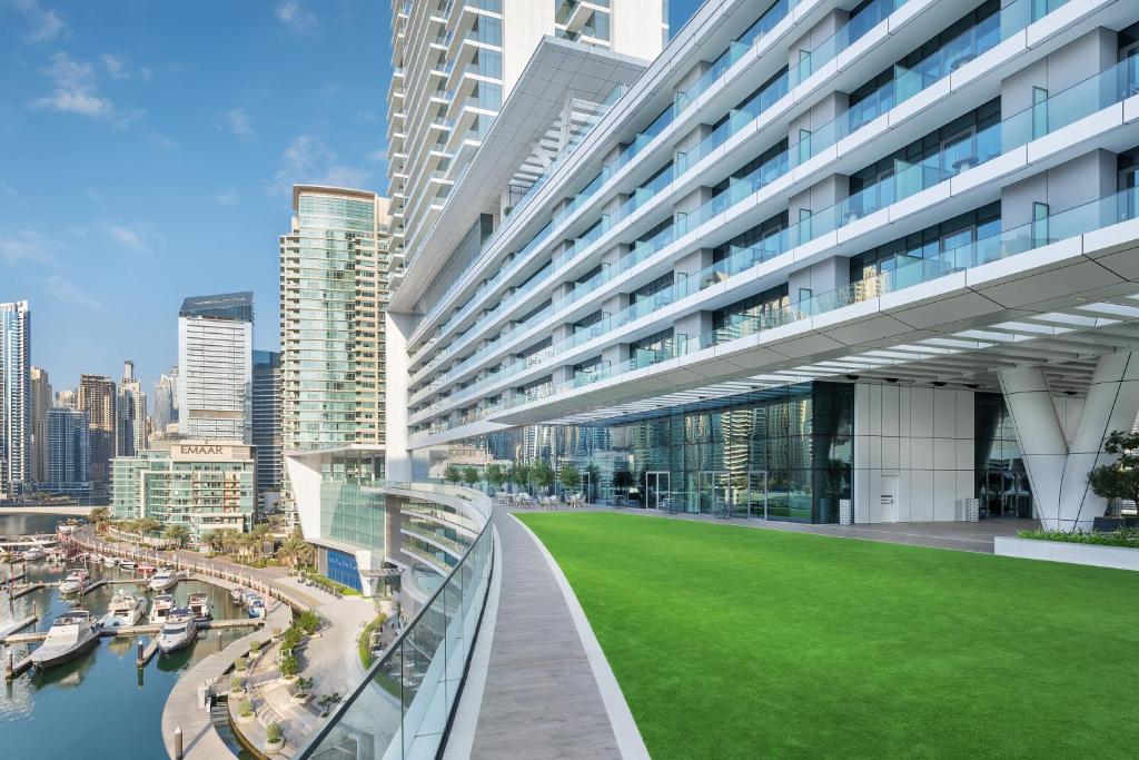 لابی و فضای عمومی Vida Dubai Marina & Yacht Club - تصویر ۵