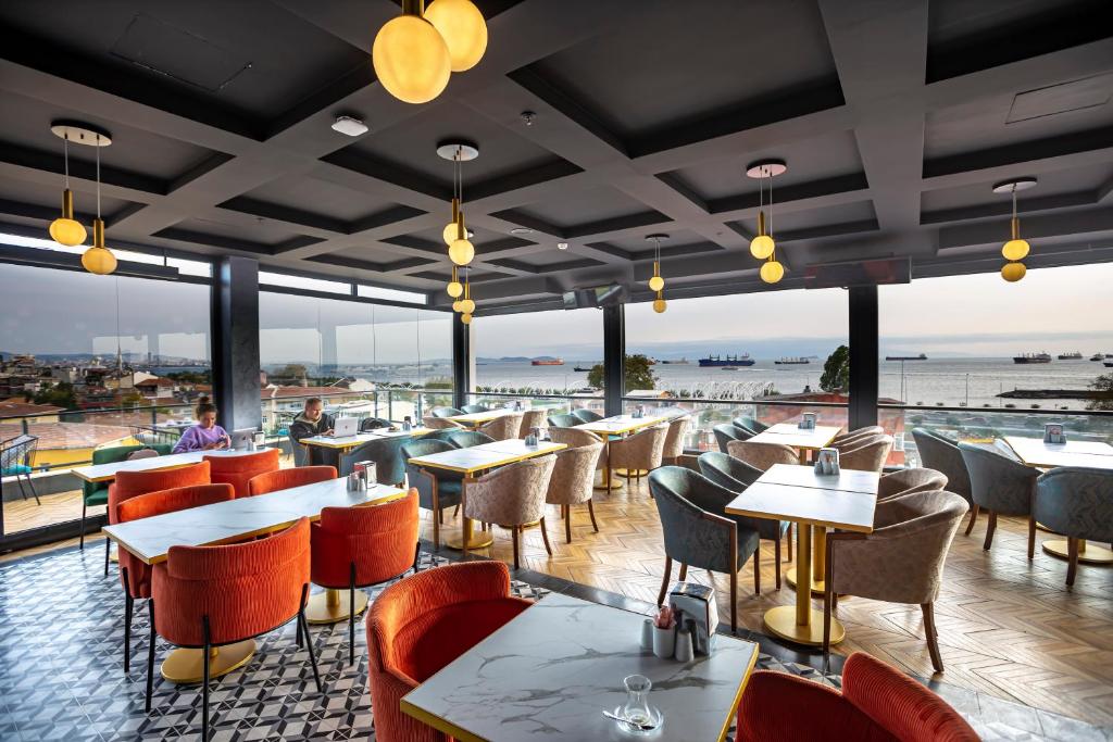 Restaurace v ubytování Costera Hotel