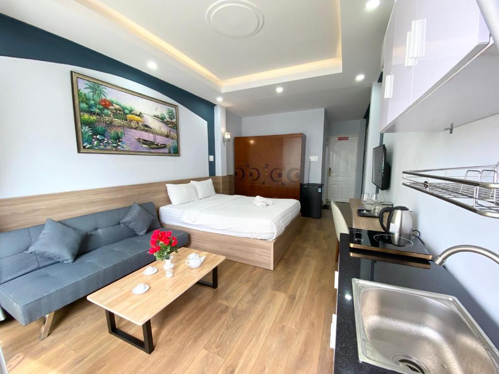 Home Away Do Quang Dau- Homestay, City Center, D1 - Deluxe Double Room With Balcony