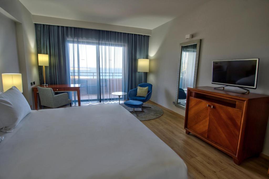 Radisson Blu Resort, Malta St. Julian's - Premium Room With Balcony And Sea View
