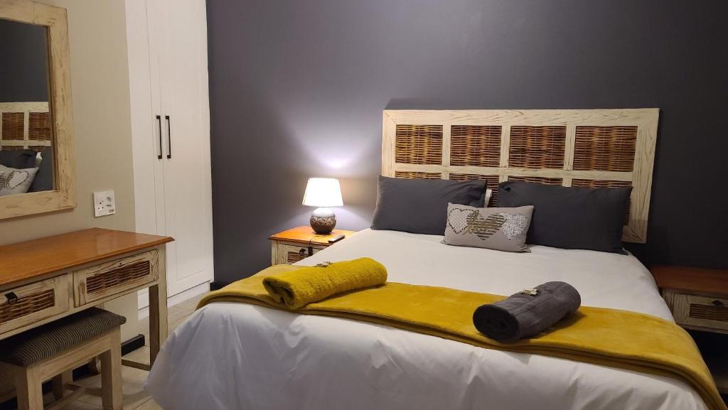 Ένα ή περισσότερα κρεβάτια σε δωμάτιο στο Cozy Modern Private Apartment