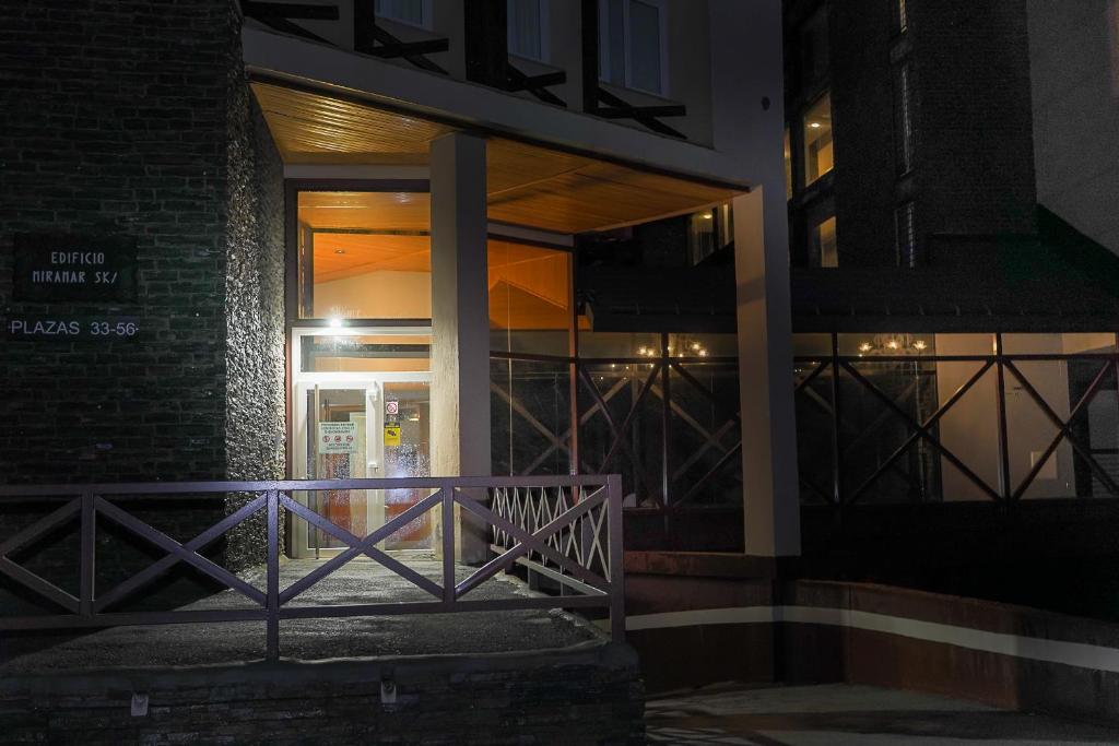 Fasada lub wejście do obiektu Miramar Ski Deluxe