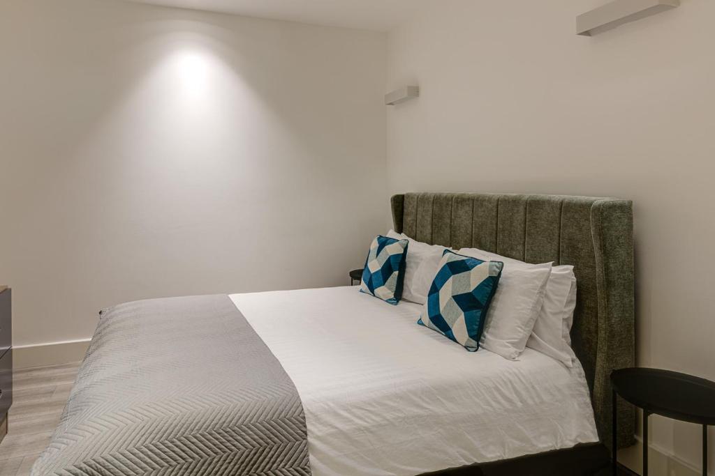 Charles Hope London Brentford - Deluxe Studio