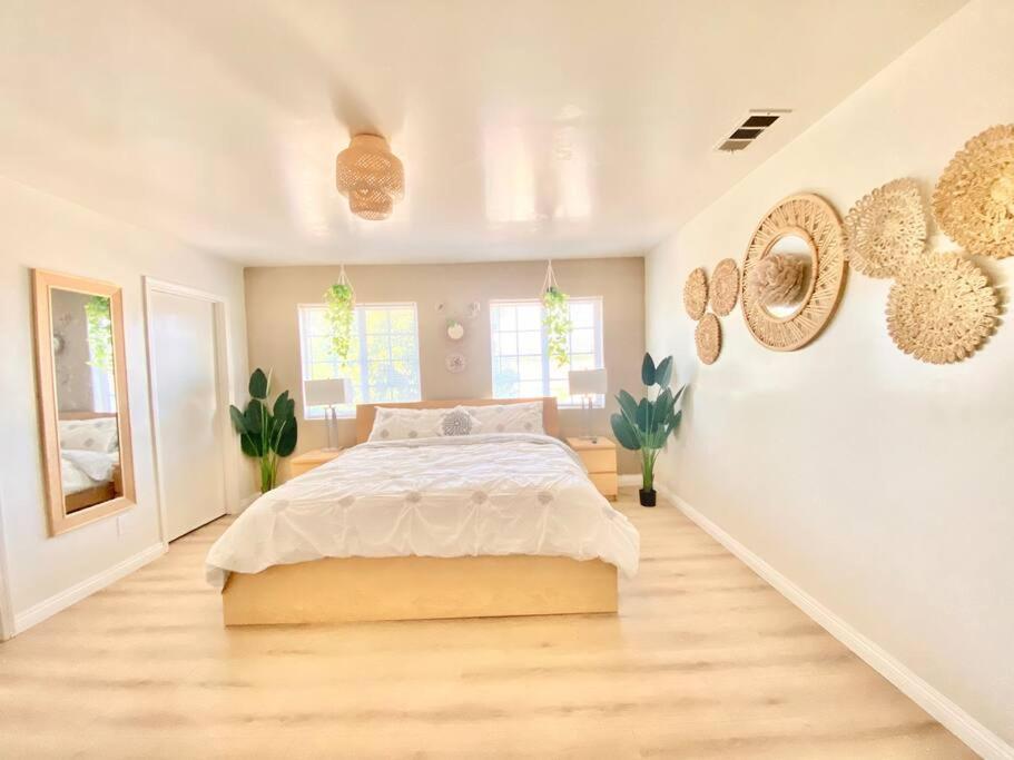 Lincies House 3 - Deluxe King Room