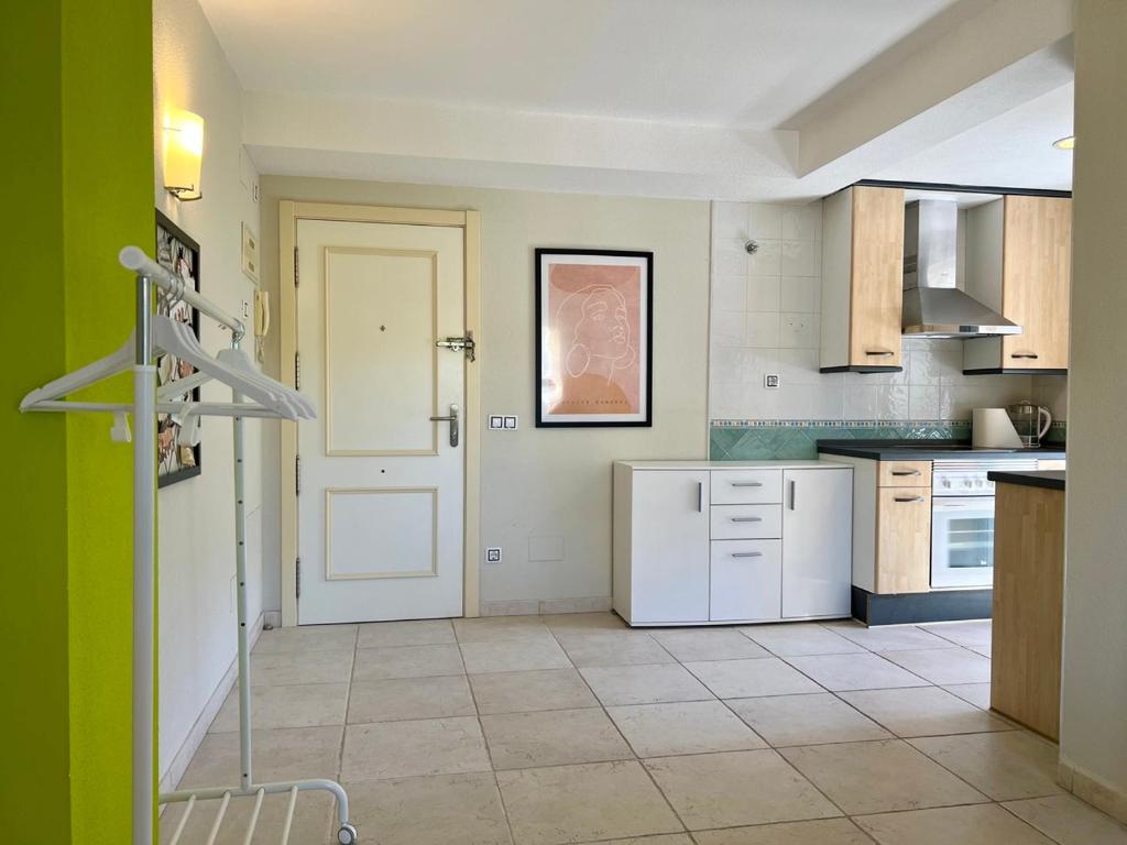 Kuchyň nebo kuchyňský kout v ubytování Aura Apartment Benidorm