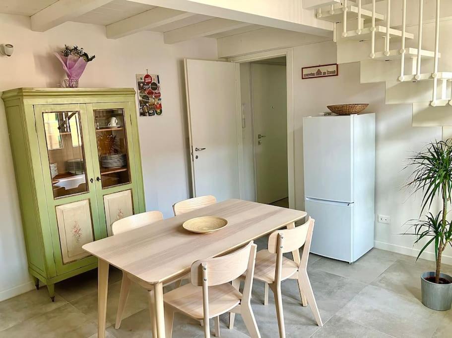 A kitchen or kitchenette at Deliziosa Casetta a Bologna