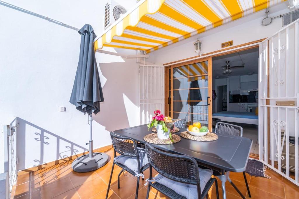 Balkón nebo terasa v ubytování 1013 studio Garden City