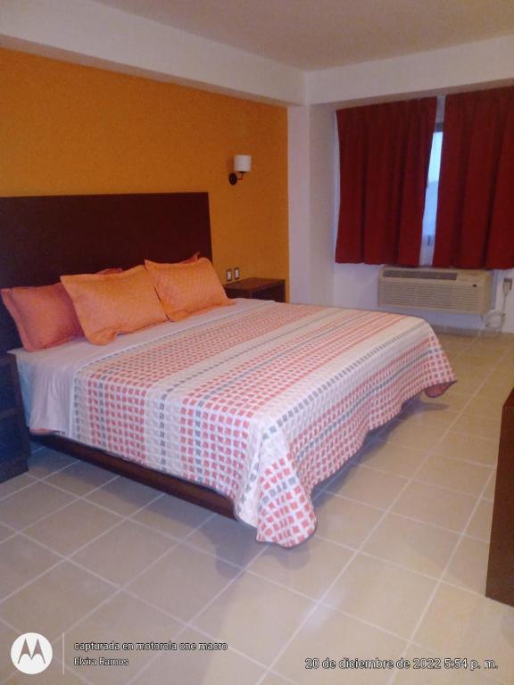 Hotel Imperial - Deluxe King Room
