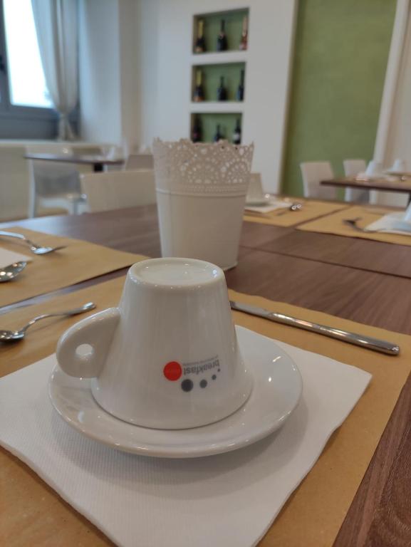 Příslušenství pro přípravu čaje a kávy v ubytování Valtidone Hotel