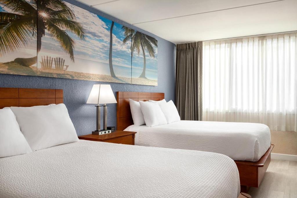 enVision Hotel Miami International Airport - Double Room With Two Queen Beds - Non Smoking