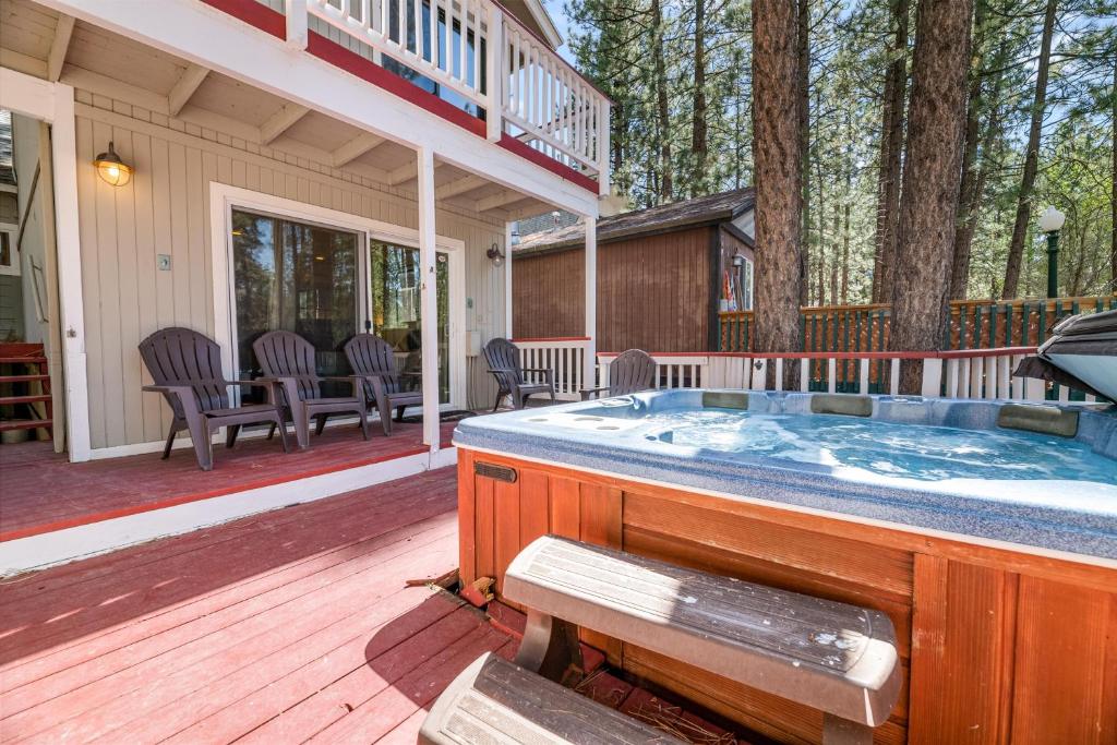 THE TREE SPOT EV Charger Close to Lake and Slopes, Big Bear City Updated 2023 Prices