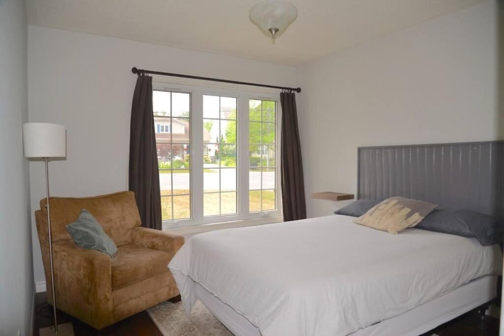 NOTL Escape - Walk to lake, old town and golf - Housity