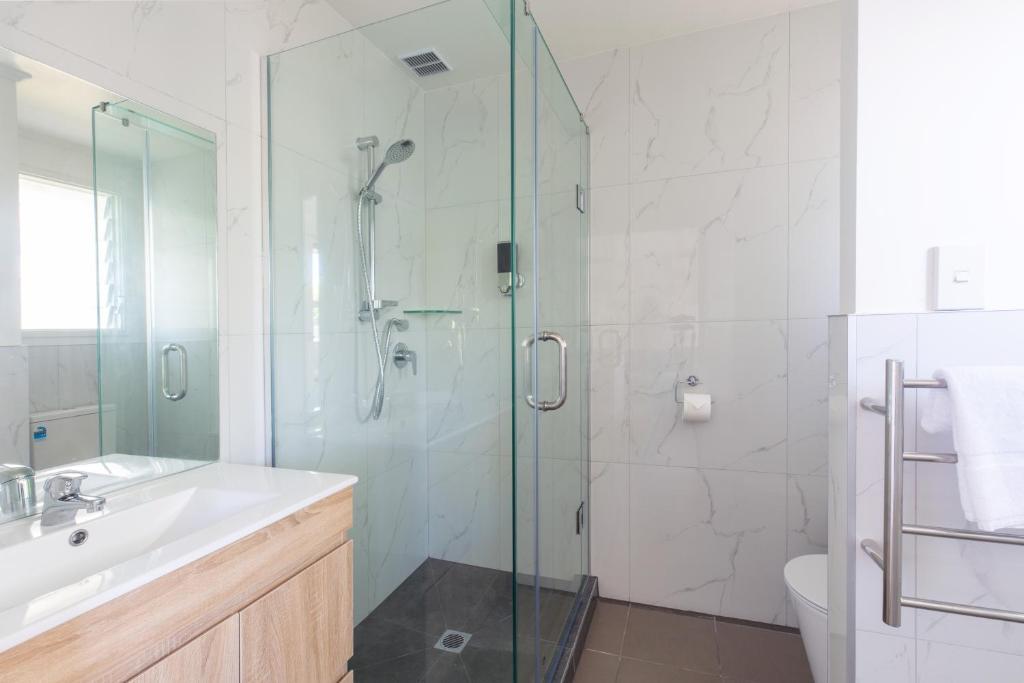 Lake Breeze Motel - Resim 20