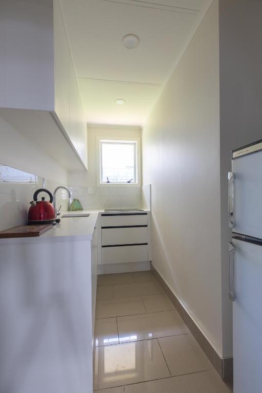 Lake Breeze Motel - Resim 14