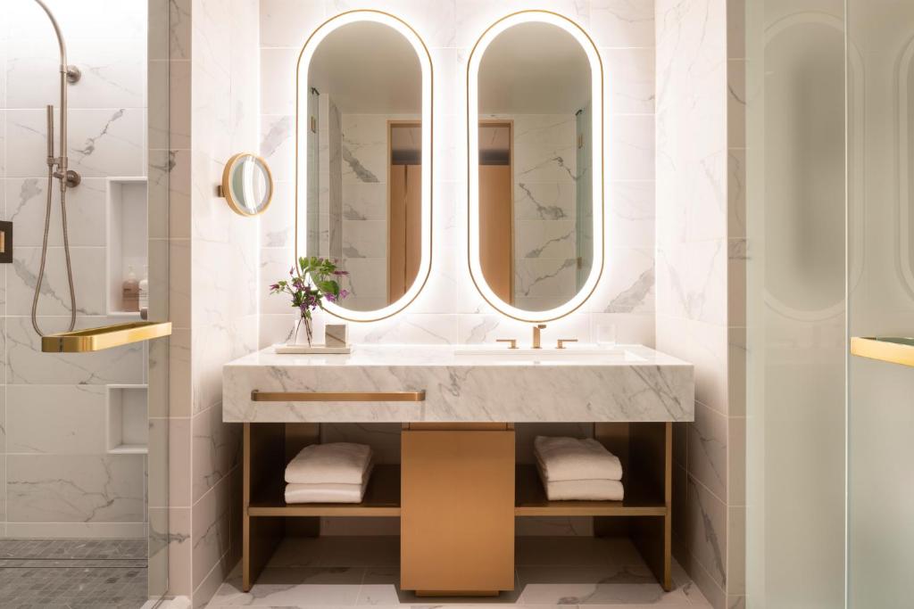 Four Seasons Hotel Minneapolis photo