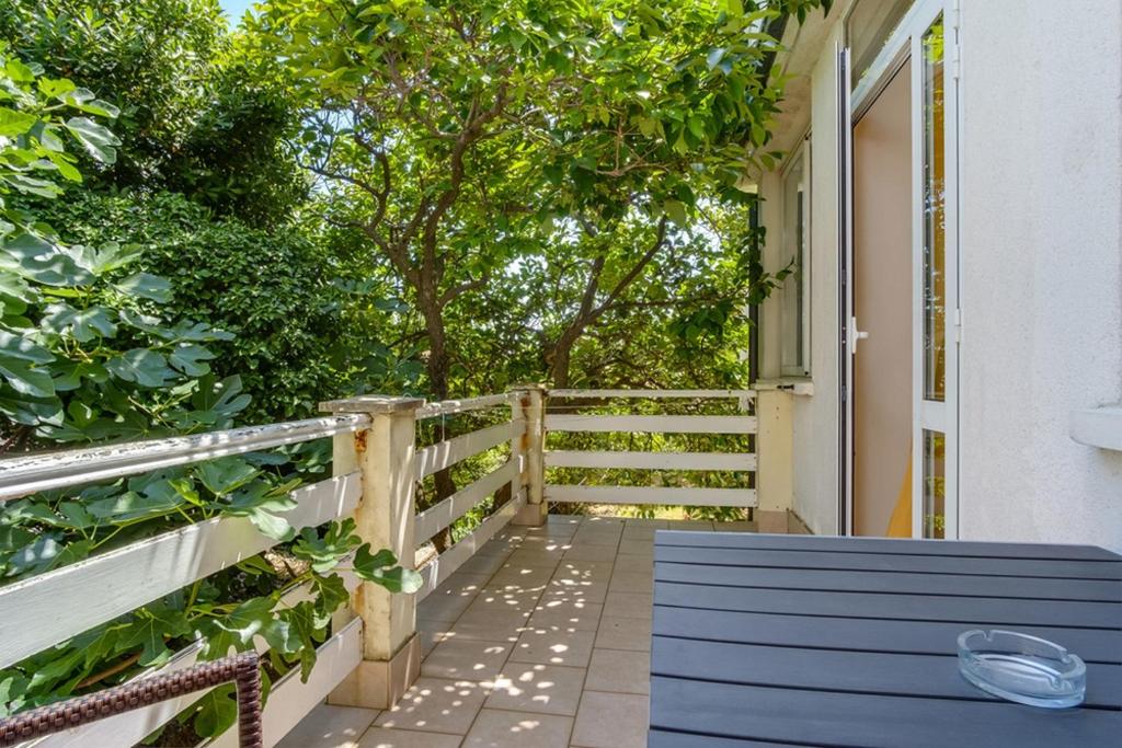 Balkón alebo terasa v ubytovaní Apartment Mali Losinj 3441c