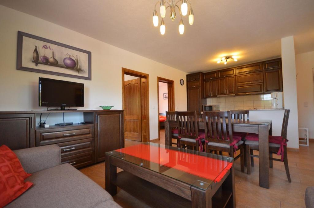 Kuchyň nebo kuchyňský kout v ubytování Apartments Komljen