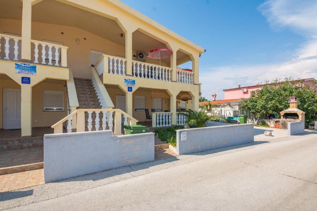 Balkón nebo terasa v ubytování Apartments Delic Pejic