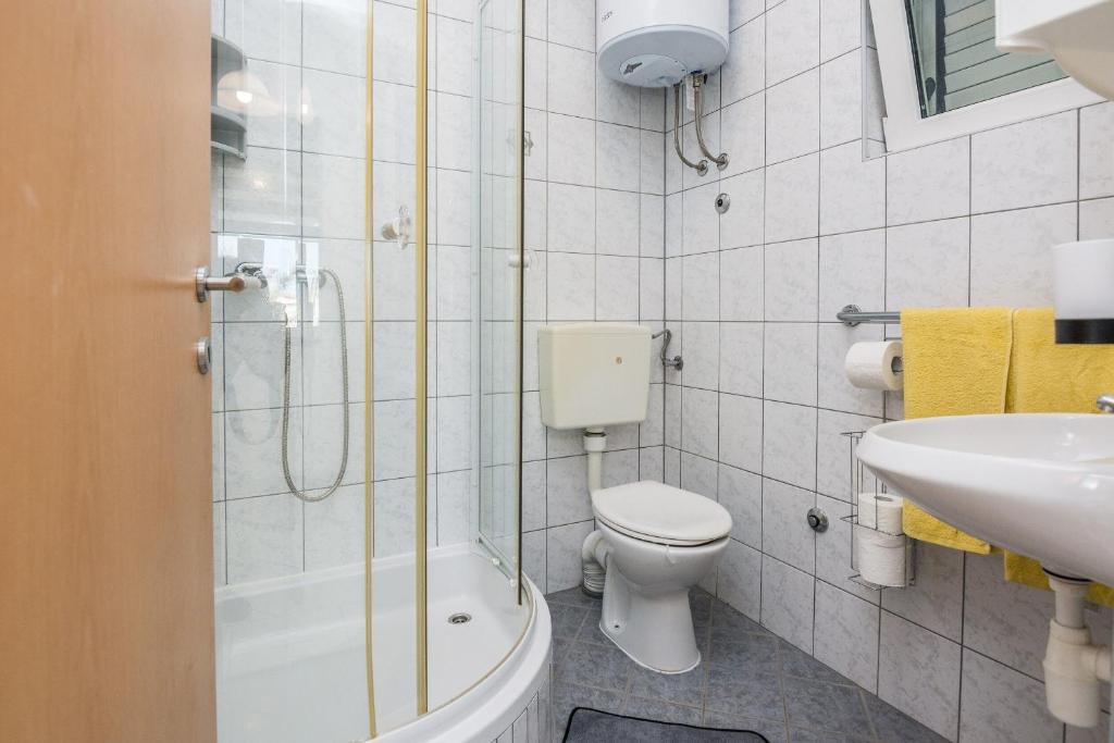 Kúpeľňa v ubytovaní Apartments Bojana
