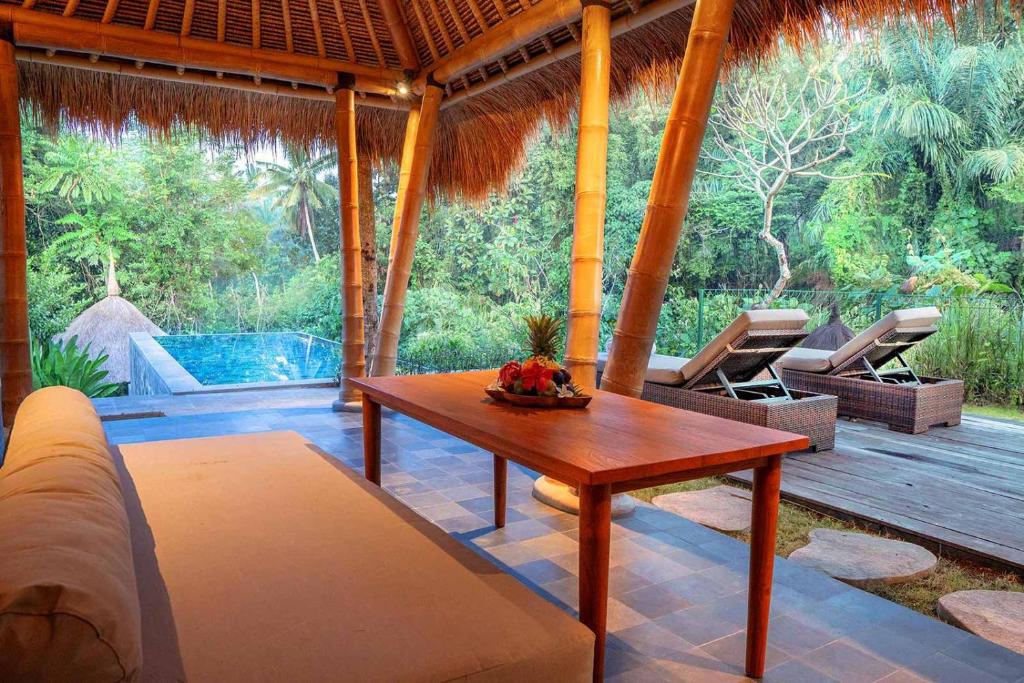 Zahrada ubytování Fivelements Retreat Bali