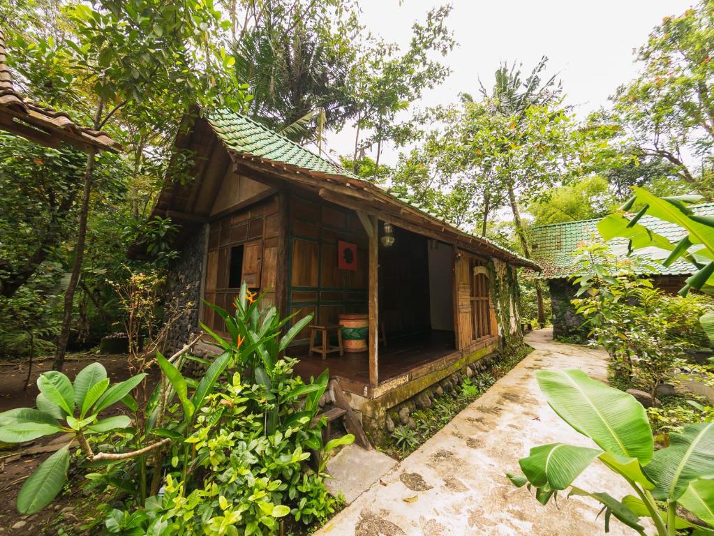 Zahrada ubytování Villa Kampung Ayem Riverside