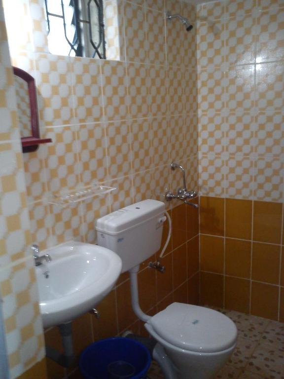 Koupelna v ubytování Adilson Guest House