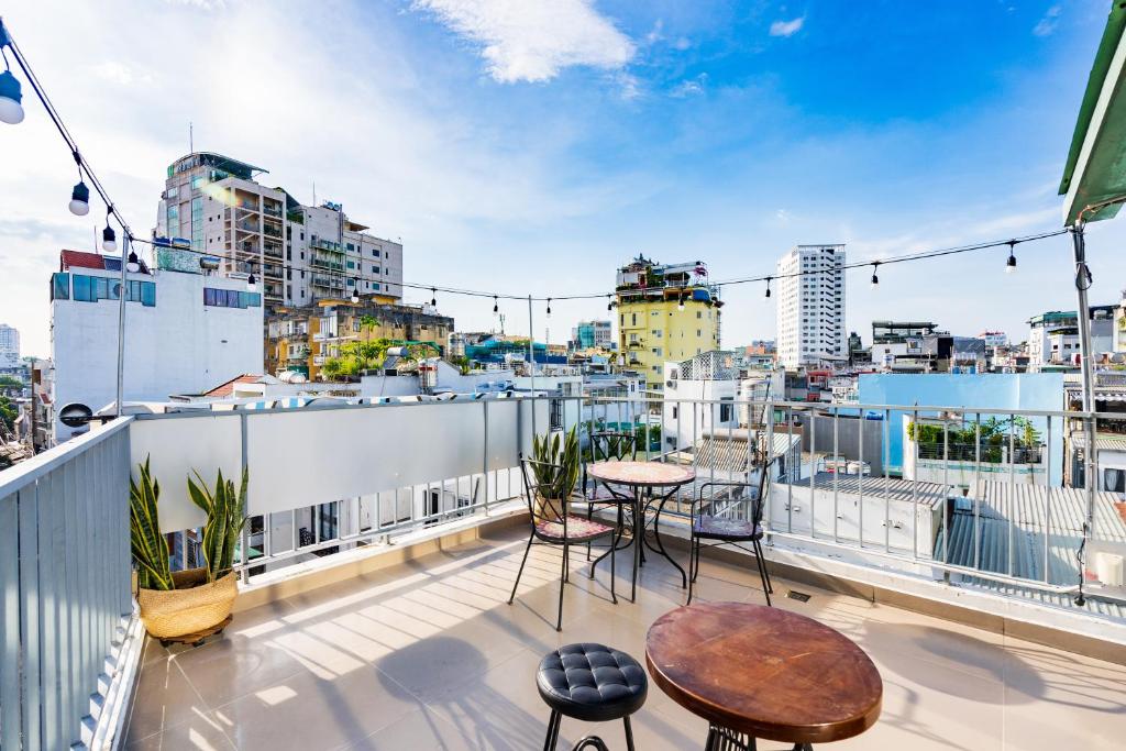 Ban công/sân hiên tại Ekomo Home - Central Saigon