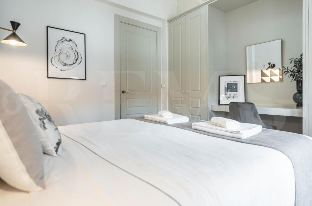 Posteľ alebo postele v izbe v ubytovaní Penthouse with private rooftop in the heart of Malaga by REMS