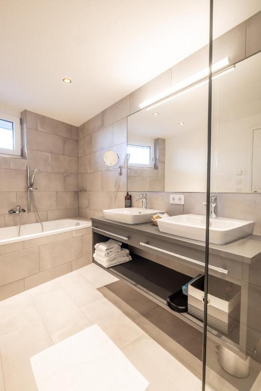 Alp Living Apartments Self-Check In - 16