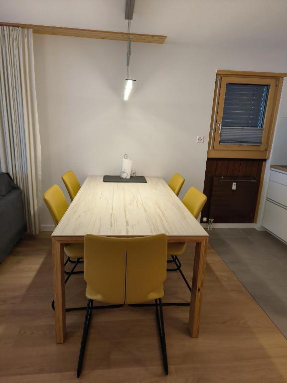 Posezení v ubytování Schöne und Moderne Ferienwohnung